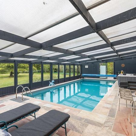 La Villa Du Golf - Avec Piscine Couverte Chauffee Et Jacuzzi Le Tronchet  Екстериор снимка